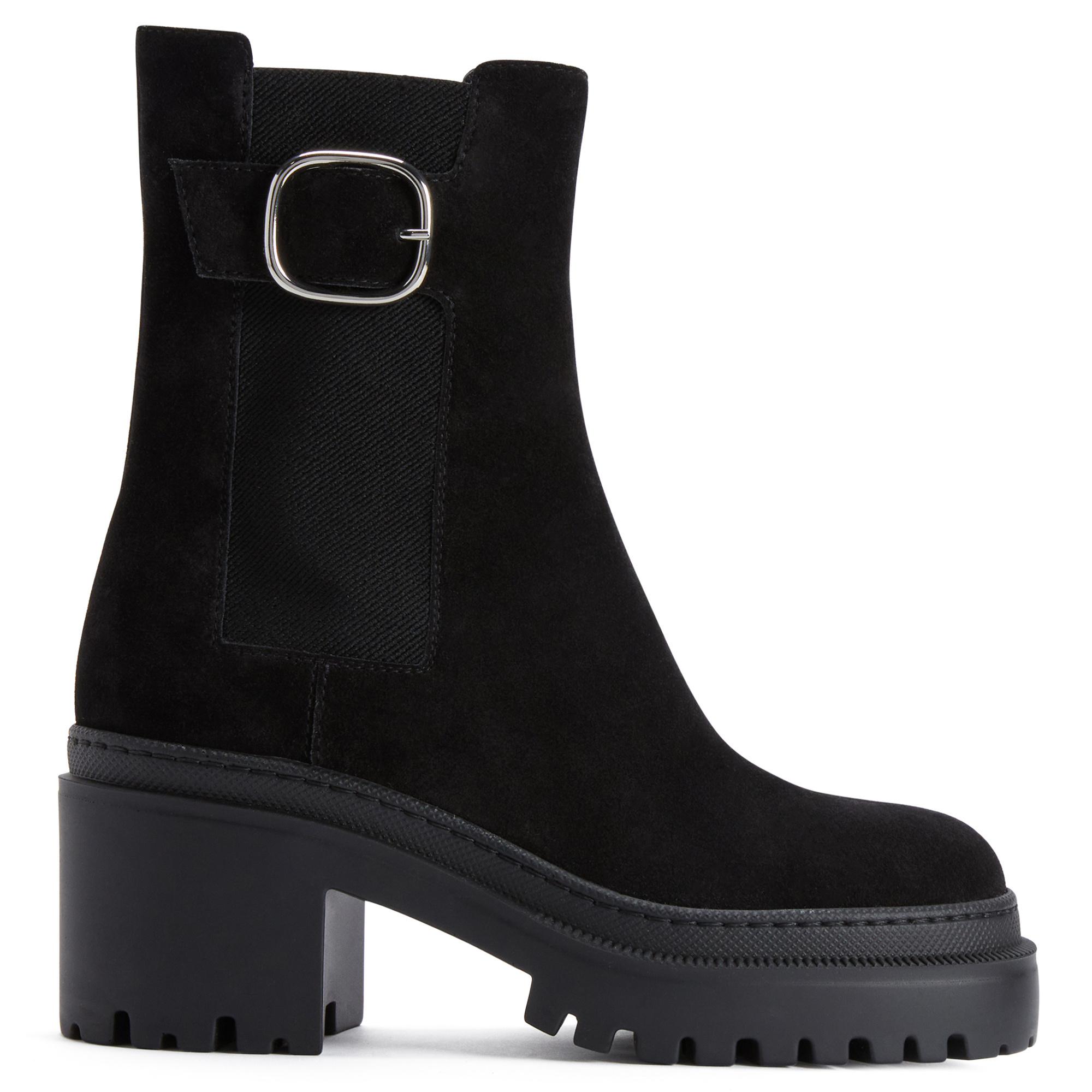 CHELSEA BOOTS