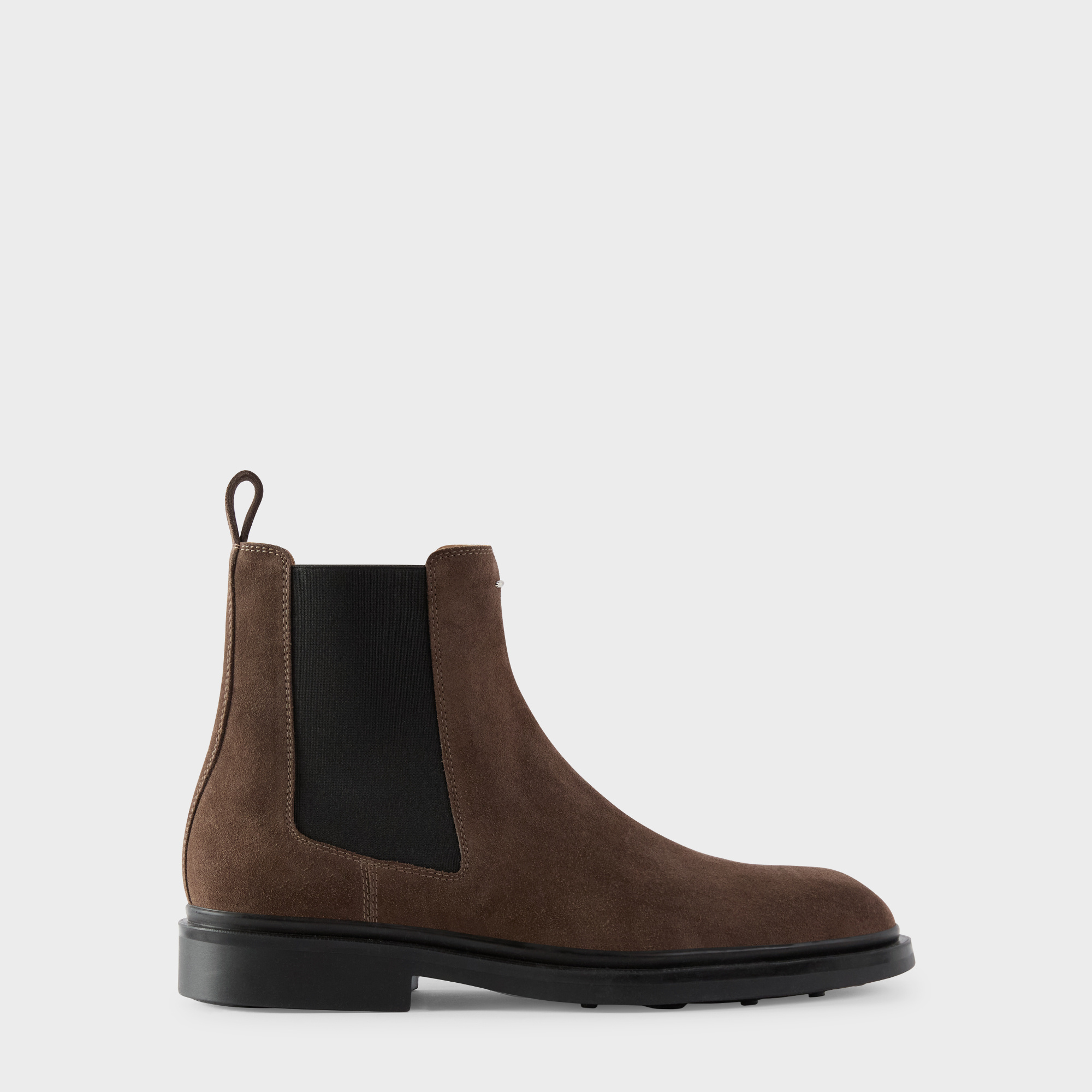 CHELSEA BOOTS