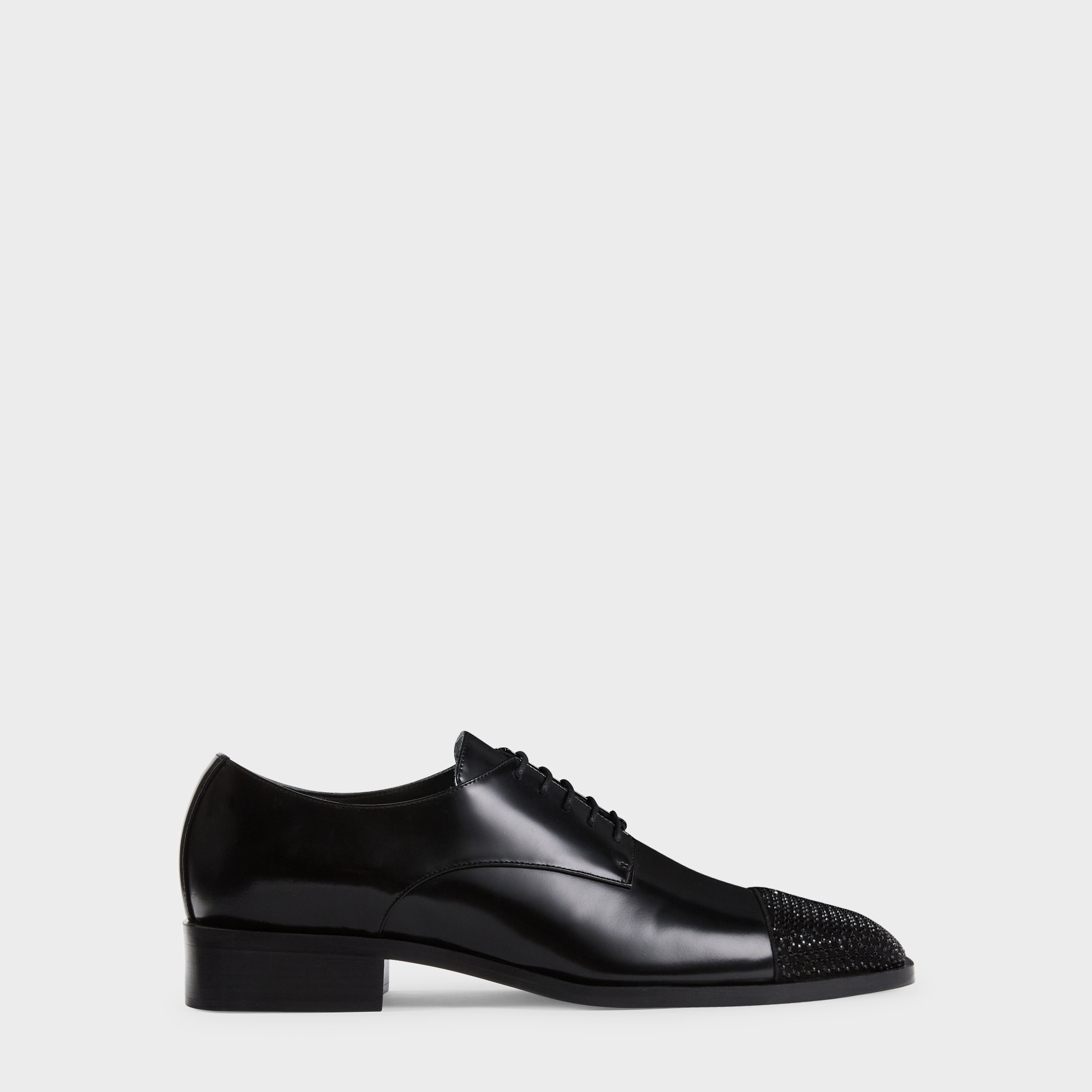 LACE-UP SHOES